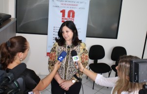 Secretária Rose Mari Guarda em entrevista à imprensa: campanha visa tornar vitorias uma rotina dos moradores