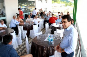 Prefeito Cantelmo Neto durante a recepção da comitiva, que reuniu técnicos de todo o Brasil em dois dias de seminário