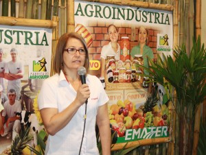 Neili Galvan, da Coavo, em evento no pavilhão da agroindústria, durante a Expobel