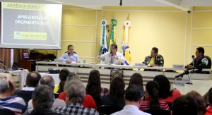 Na Câmara, prefeito Cantelmo Neto apresenta a proposta orçamentária de 2015, que prevê um orçamento de R$ 202 milhões para o Município no ano que vem