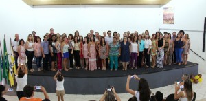 Prefeito Cantelmo Neto empossou os 38 diretores eleitos pela comunidade e que irão comandar as escolas e CMEIs do município pelos próximos três anos