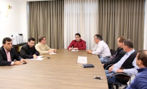 Representantes da Acefb, Sociedade Rural e Rural Leite se reuniram com o prefeito Cantelmo Neto e o vice, Eduardo Scirea
