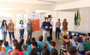 Prefeito Cantelmo Neto discursa no lançamento do projeto em parceria com o Sesc, na escola Madre Boaventura