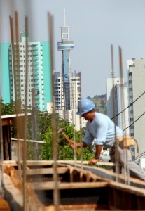 onsiderando a liberação de novas construções do primeiro semestre, ano ainda tende a ser positivo para a construção civil