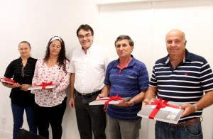 Lucia Dafre, Rosemar Biazus, Cedir Comin e Ademir Schmitz receberam homenagem do prefeito Cantelmo Neto pela aposentadoria como servidores do Município