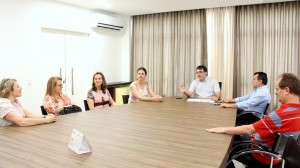 O prefeito Cantelmo Neto convocou a aprovada no concurso, Flávia Bedin, para assumir o primeiro cargo de economista doméstico da Prefeitura