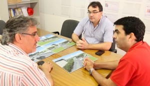 Prefeito Cantelmo Neto e o vice, Eduardo Scirea, apresentaram o projeto inicial de revitalização do local ao gerente da BRF, Fabio Coelho Dias