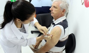 O agricultor Leonildo Beal aproveitou o primeiro dia de vacinação contra a gripe para tomar a dose da vacina, aplicada em todas unidades de saúde de Beltrão