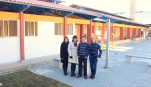 Maristela Gevieski, Joice Masetto, Aldair Cambui e Juceliane Chiapetti, da Secretaria de Educação, acompanham a finalização das obras na escola